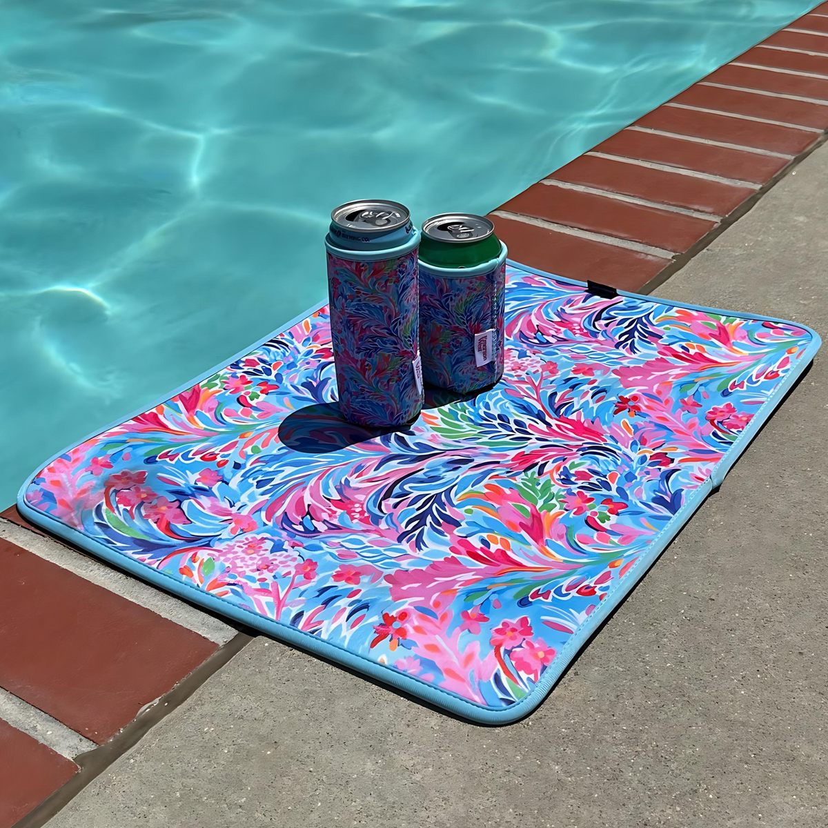 Resort Blooms Neoprene Can Coolers