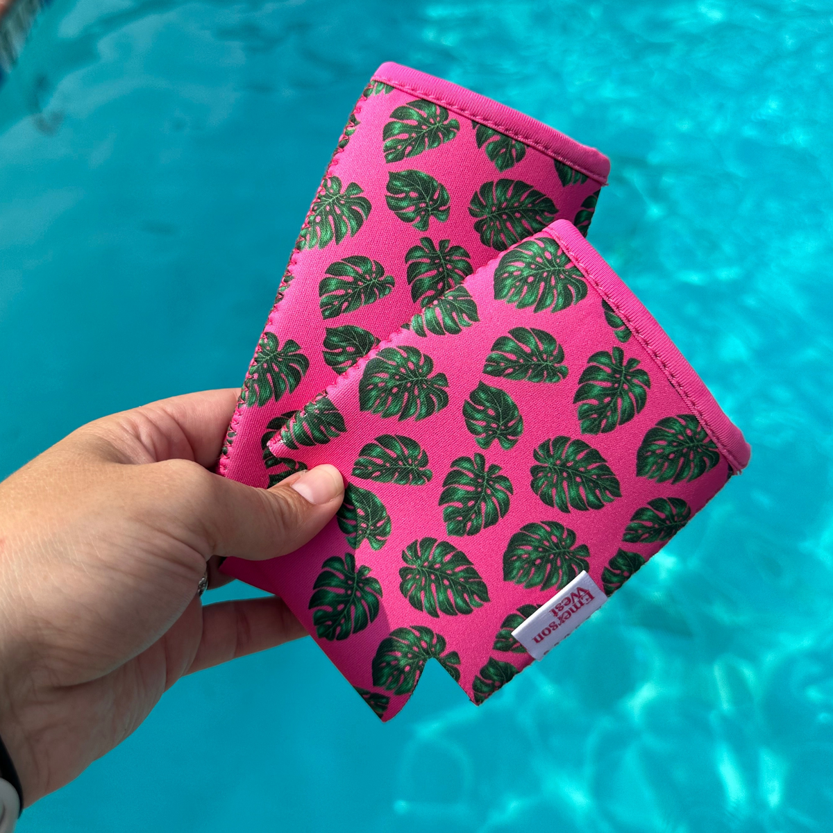 🎁 Poolside Pop™ - Palm Leaves Can Coolie (Standard and Slim) (100% off)