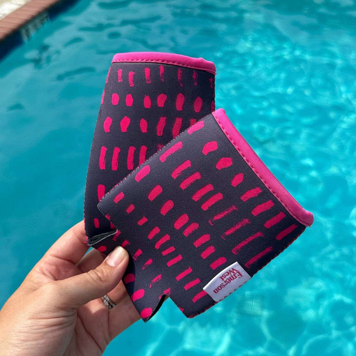 🎁 Poolside Pop™ – Navy & Pink Neoprene Can Coolie (Standard & Slim Can) (100% off)